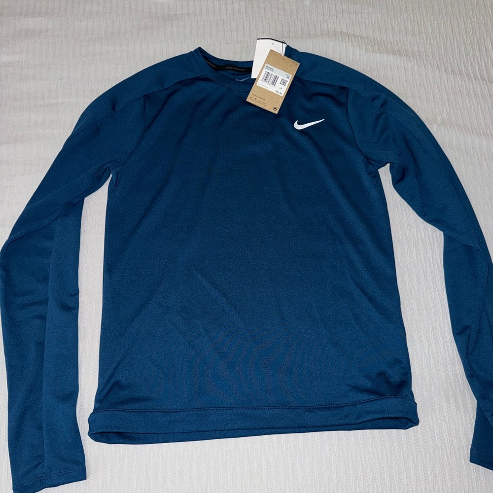 *Brand New* NIKE Women’s Fitness Top Size XS